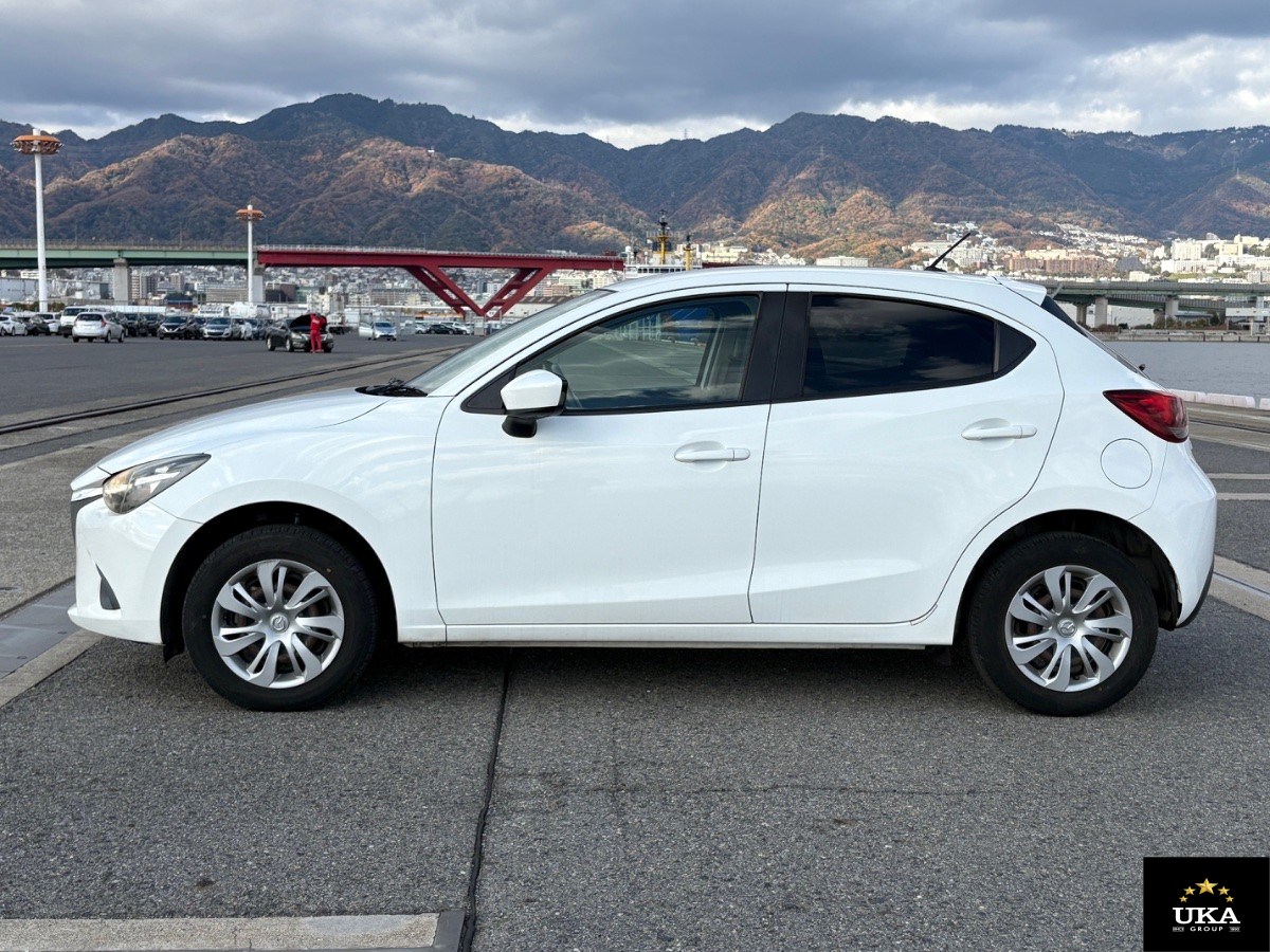 2016 Mazda Demio