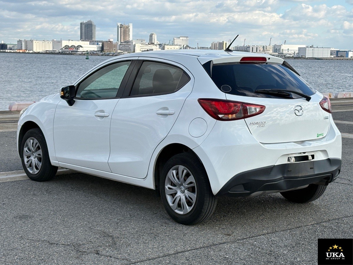 2016 Mazda Demio
