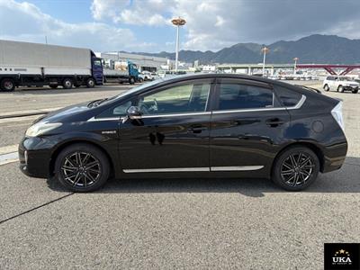 2013 Toyota Prius - Thumbnail