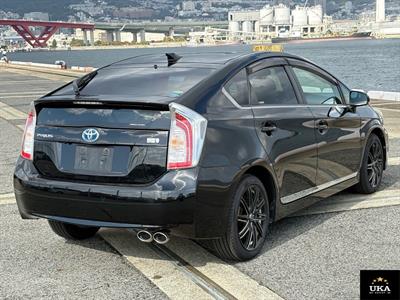 2013 Toyota Prius - Thumbnail