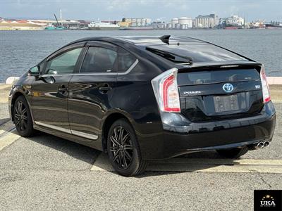 2013 Toyota Prius - Thumbnail