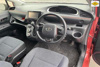2016 Toyota Sienta - Thumbnail