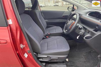 2016 Toyota Sienta - Thumbnail