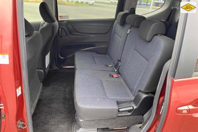 2016 Toyota Sienta - Thumbnail