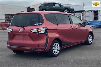 2016 Toyota Sienta - Thumbnail