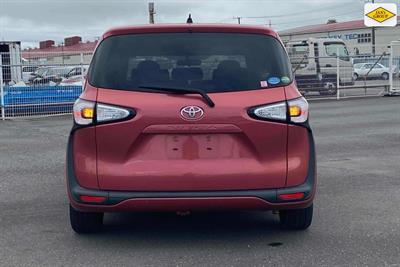 2016 Toyota Sienta - Thumbnail
