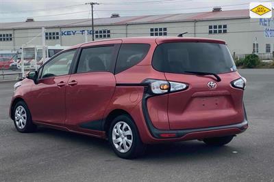 2016 Toyota Sienta - Thumbnail