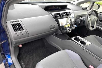 2014 Toyota Prius - Thumbnail