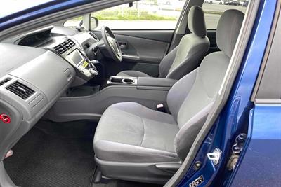 2014 Toyota Prius - Thumbnail