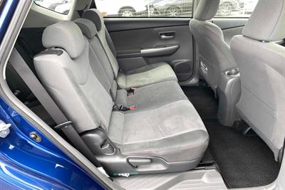 2014 Toyota Prius - Thumbnail