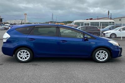 2014 Toyota Prius - Thumbnail