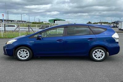 2014 Toyota Prius - Thumbnail