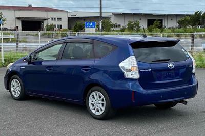 2014 Toyota Prius - Thumbnail