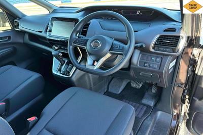 2016 Nissan Serena - Thumbnail