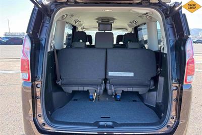 2016 Nissan Serena - Thumbnail