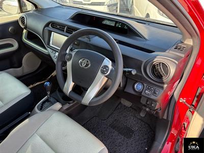 2013 Toyota Aqua - Thumbnail