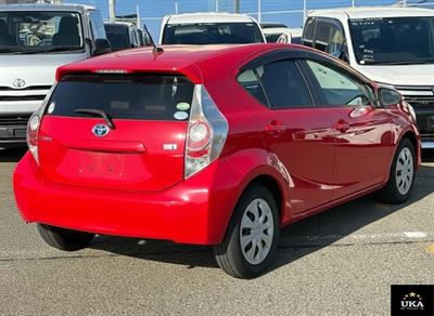 2013 Toyota Aqua - Thumbnail