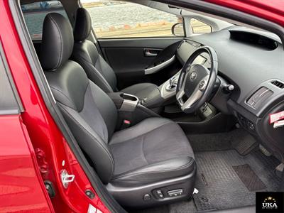 2013 Toyota Prius - Thumbnail