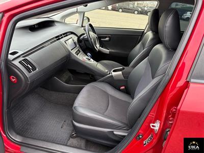 2013 Toyota Prius - Thumbnail