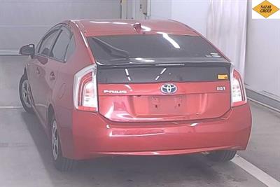 2013 Toyota Prius - Thumbnail