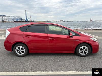 2013 Toyota Prius - Thumbnail