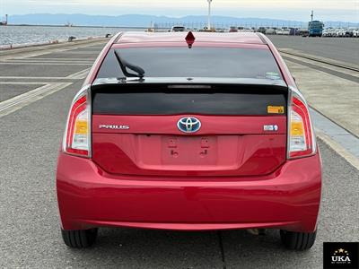 2013 Toyota Prius - Thumbnail