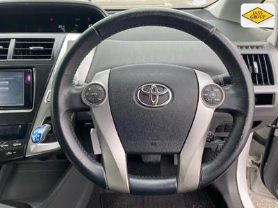2013 Toyota Prius - Thumbnail