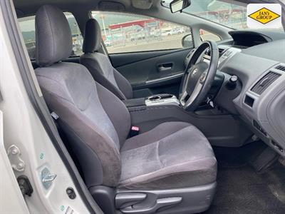 2013 Toyota Prius - Thumbnail