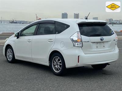 2013 Toyota Prius - Thumbnail