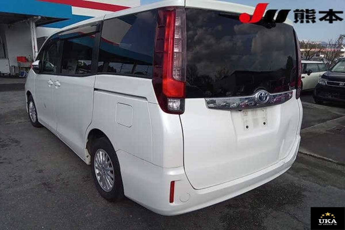 2015 Toyota Noah