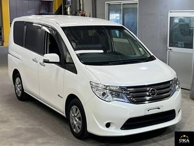 2015 Nissan Serena - Thumbnail