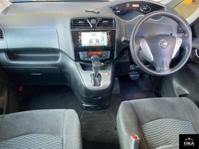 2015 Nissan Serena - Thumbnail