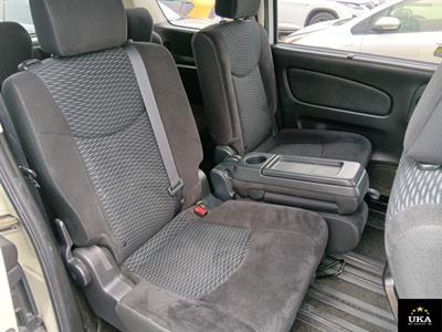 2015 Nissan Serena - Thumbnail