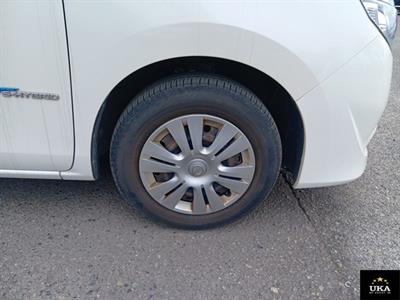 2015 Nissan Serena - Thumbnail