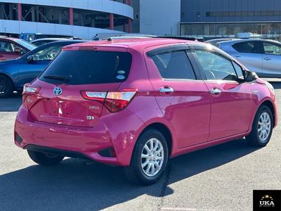 2018 Toyota Vitz - Thumbnail