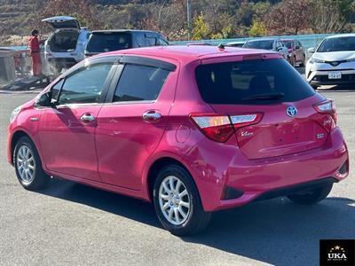 2018 Toyota Vitz - Thumbnail