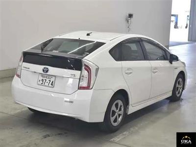 2014 Toyota Prius - Thumbnail