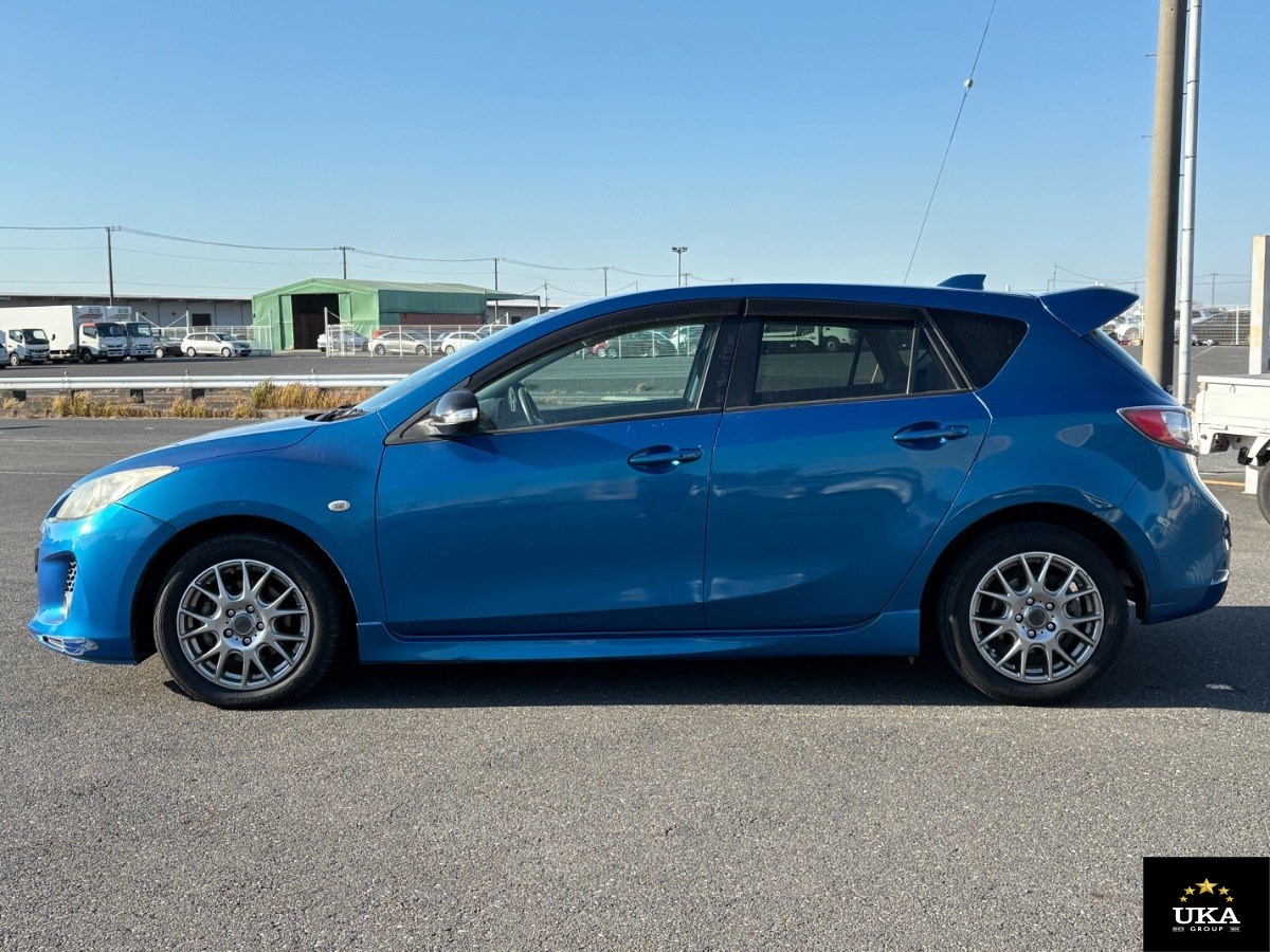 2013 Mazda Axela