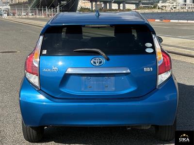 2015 Toyota Aqua - Thumbnail