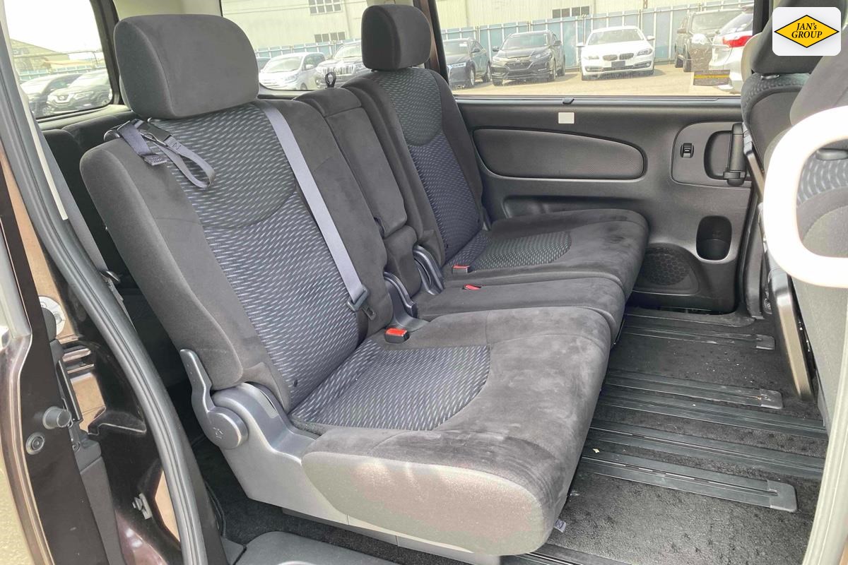 2015 Nissan Serena