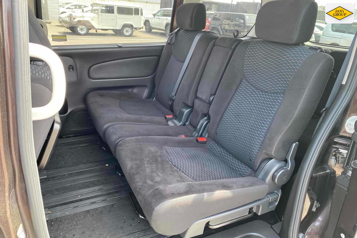 2015 Nissan Serena