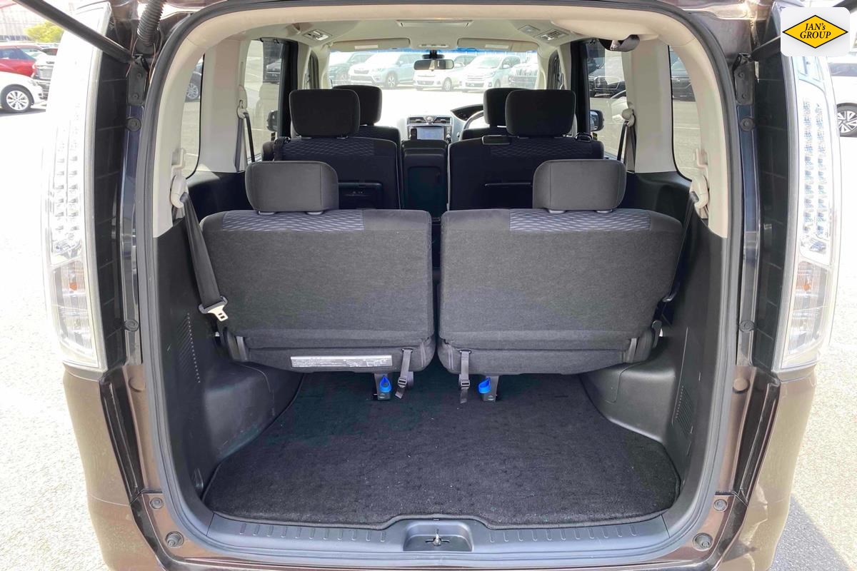 2015 Nissan Serena