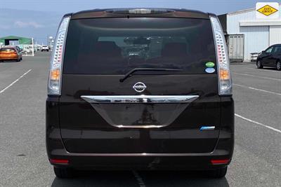 2015 Nissan Serena - Thumbnail