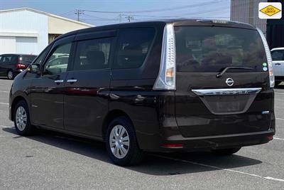 2015 Nissan Serena - Thumbnail