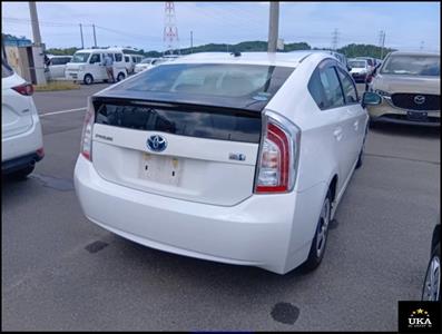 2013 Toyota Prius - Thumbnail