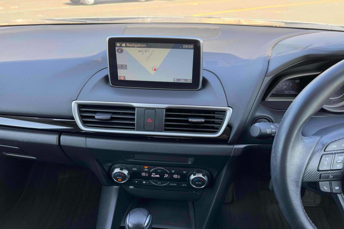 2015 Mazda Axela