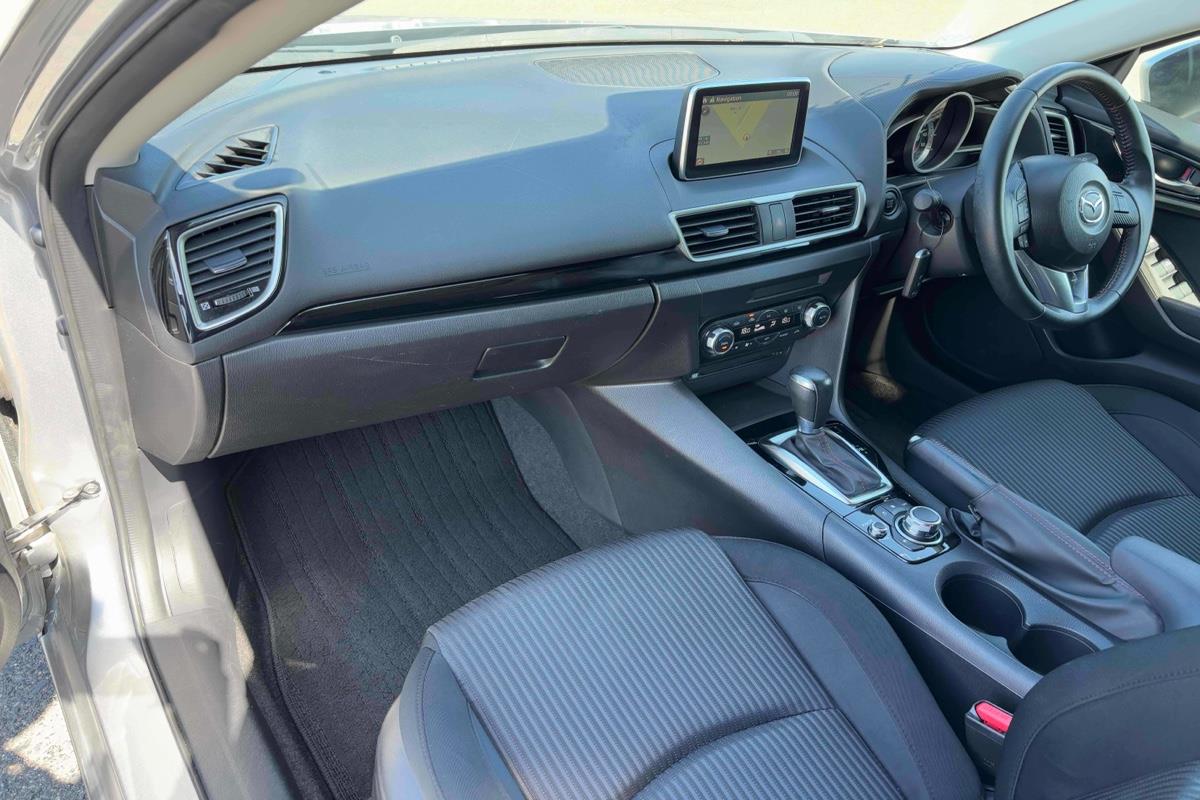 2015 Mazda Axela