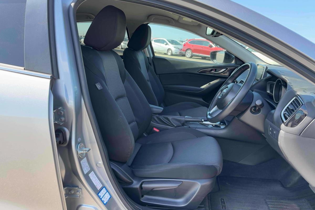 2015 Mazda Axela