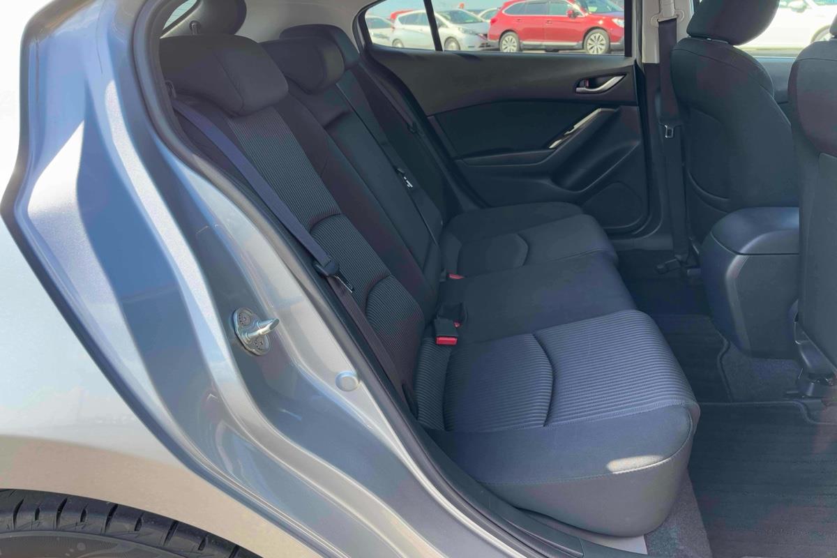 2015 Mazda Axela