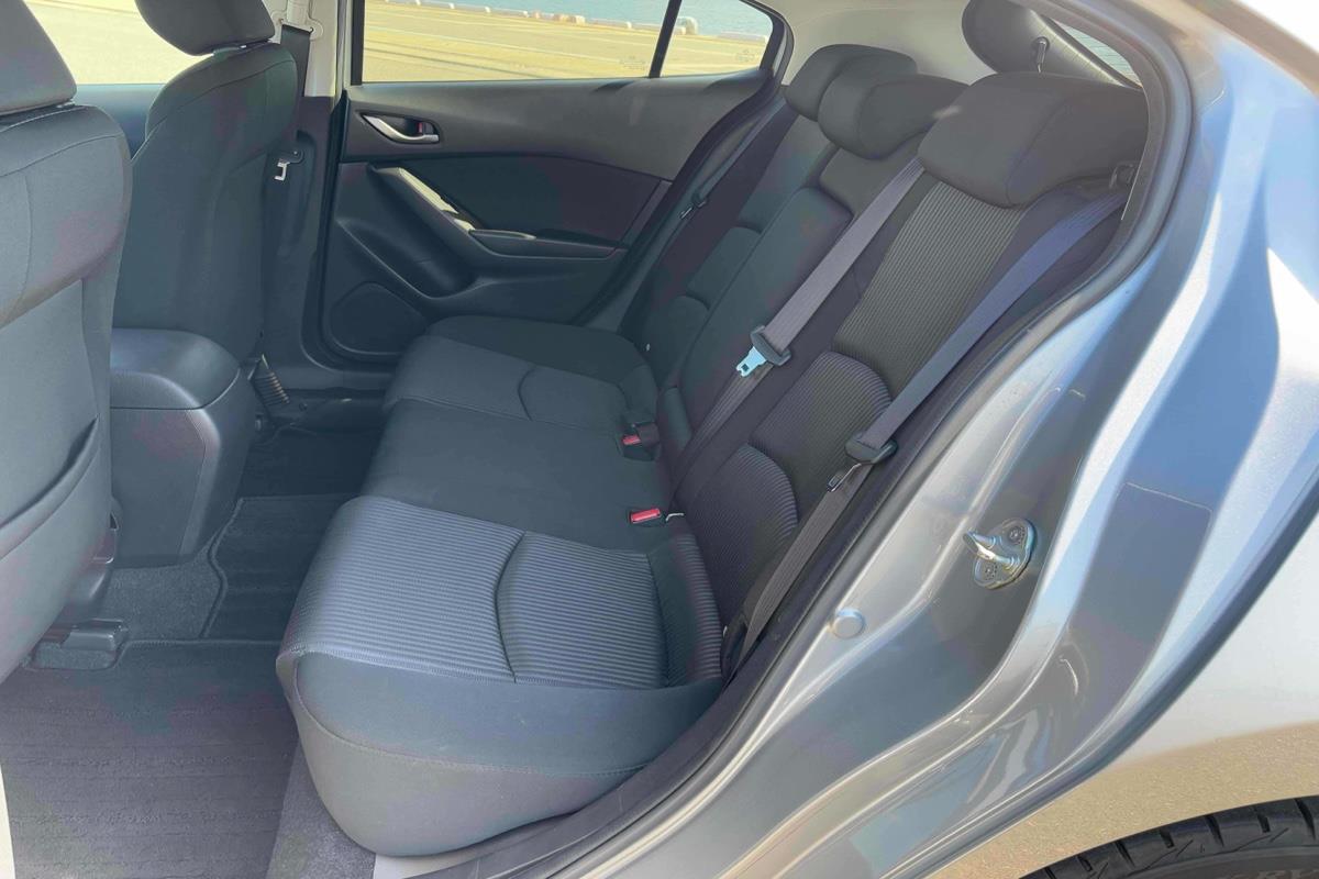 2015 Mazda Axela